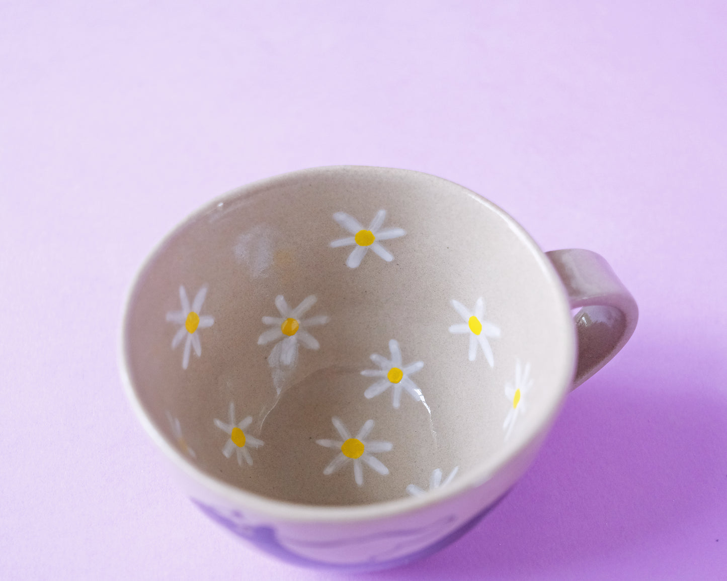 Cup with Tiny Flowers and 2 Running Horses