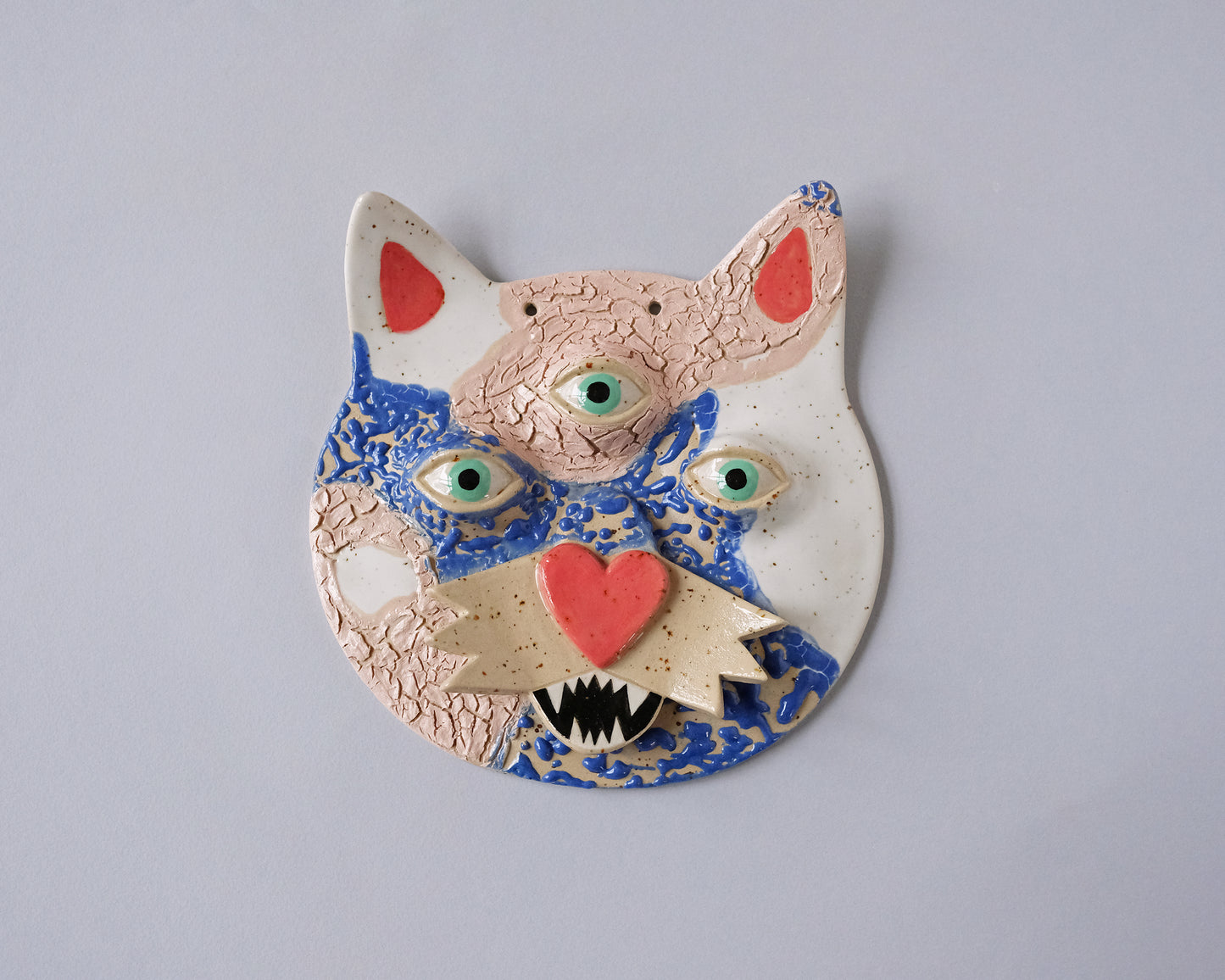 Bubbly Terrain Kitty Wall Mask