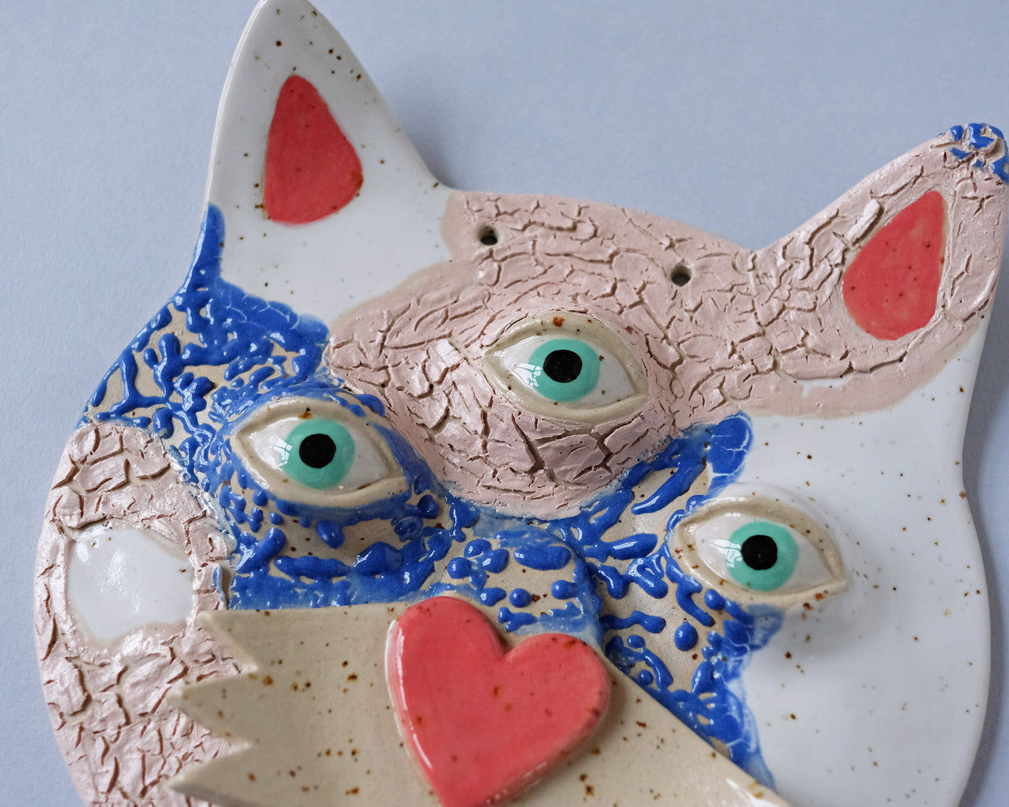 Bubbly Terrain Kitty Wall Mask